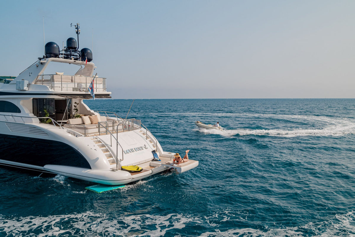LOVE BOAT