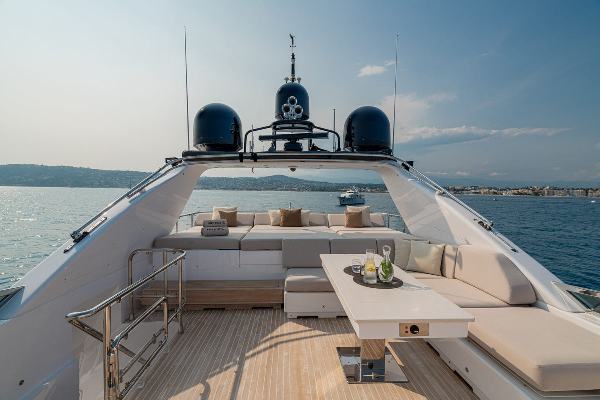 LOVE BOAT