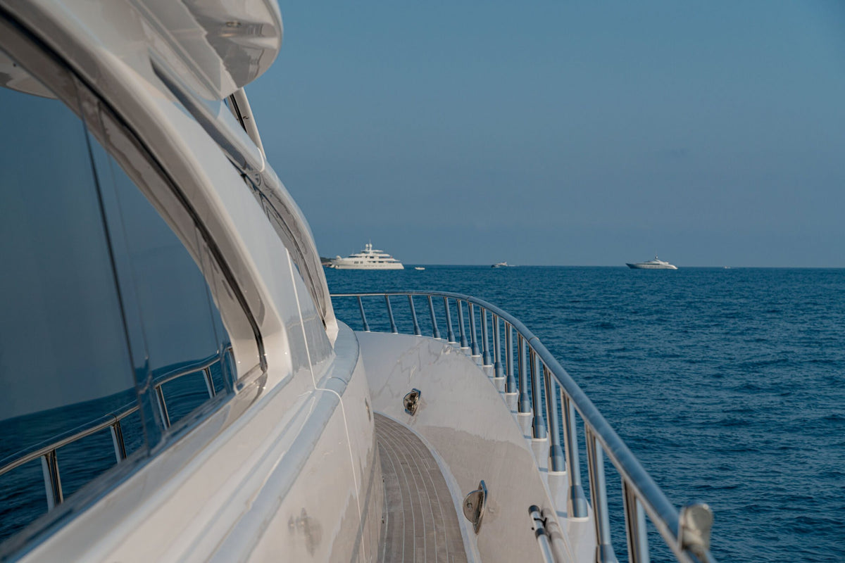 LOVE BOAT