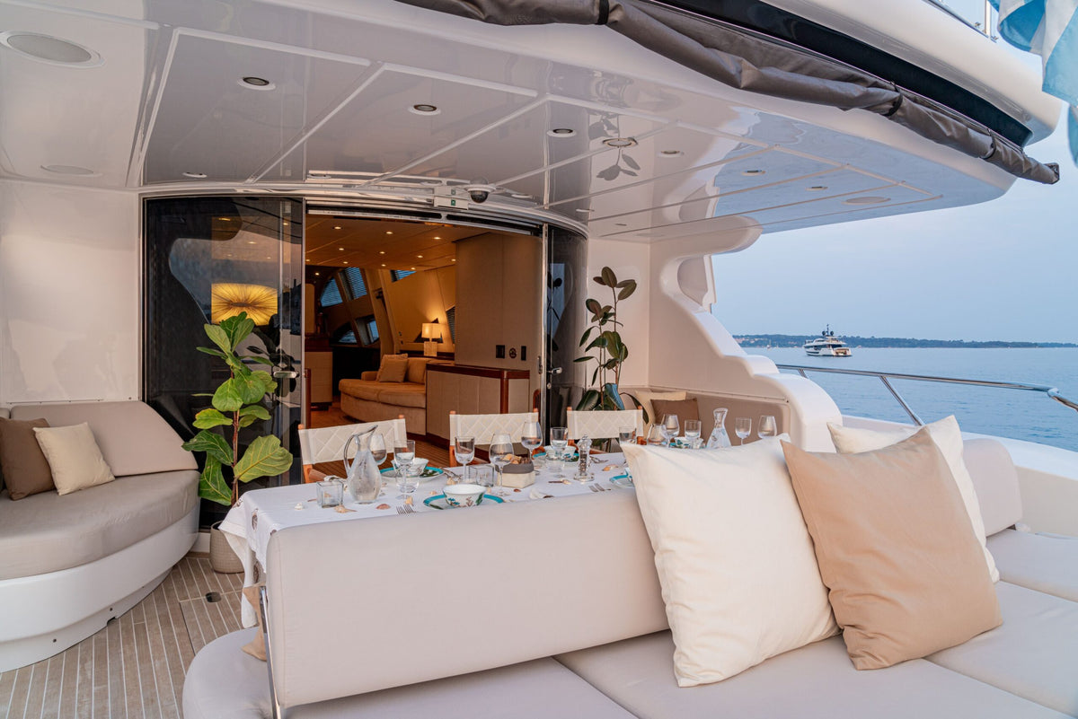 LOVE BOAT